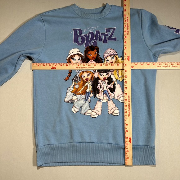 Bratz Winter Girls Sweatshirt Y2K Blue Crewneck MGA Official 2000s Sm Cozy Vibes - Picture 2 of 10